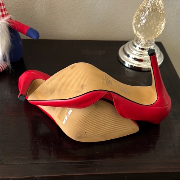 Express Red Classic Pointed-Toe Heels - Picture 4 of 10